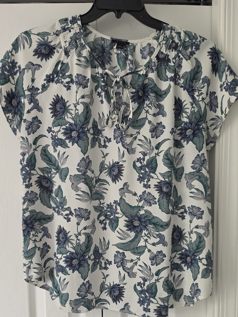 Ann Taylor White Floral Tie-Neck Blouse with Blue-Green Print